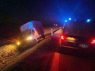 Nietrzeźwy kierowca wjechał do rowu