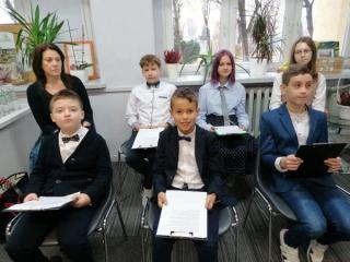 Spotkanie młodych dziennikarzy z byłymi dyrektorami średzkiej „trójki”