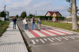 Następna przebudowa powiatowych dróg zakończona. Wyremontowano nawierzchnie na 8 odcinkach