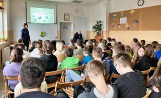 Dzielnicowi z Posterunku Policji w Malczycach spotkali się z uczniami