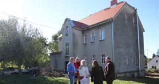 Dach plebanii w Piekarach już wyremontowany