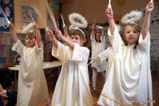 Tradycje Świąt Bożego Narodzenia - międzyprzedszkolne konkursy i zabawy