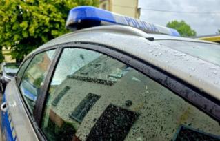 Uwaga na drogach! Deszcz zwiększa ryzyko wypadków – zachowaj ostrożność