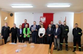 Gmina Udanin: Podpisano umowy na budowę i przebudowę remiz OSP
