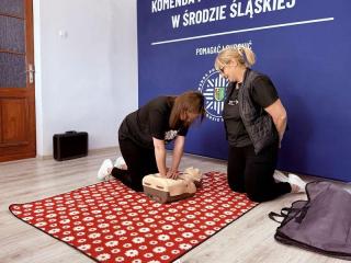 Szkolenie z pierwszej pomocy dla pracowników cywilnych średzkiej Policji