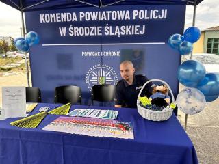 Przedstawiciele średzkiej policji na Targach Pracy
