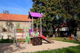 Nowe urządzenia na placach zabaw w Gminie Udanin