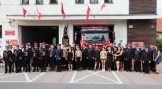 Uroczyste przekazanie samochodu jednostce OSP KSRG Udanin