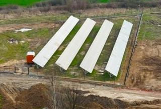 Za piaskownią w Malczycach powstała farma fotowoltaiczna. Instalacje zamontowano również na dachach kilku gminnych obiektów