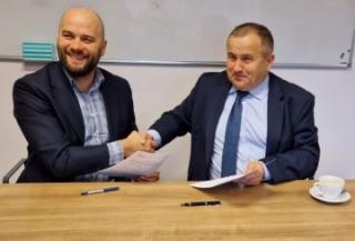 Burmistrz Jan Marian Grzegorczyn podpisał porozumienie z Fundacją PORT