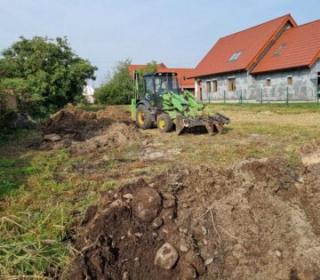 Nowe place zabaw w Brzezinie i  Pisarzowicach