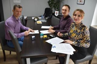 Podpisano umowę na termomodernizację budynku szkoły w Malczycach
