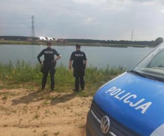 Policjanci kontrolują akweny na terenie powiatu średzkiego