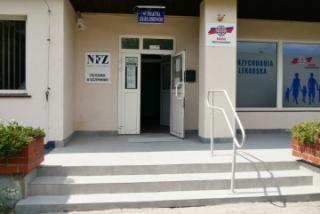 Mała zmiana, duże znaczenie – dzięki inicjatywie radnej schody naprawione