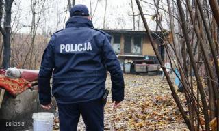 DZIELNICOWY Z POMOCĄ MIESZKAŃCOWI KOSTOMŁOTÓW