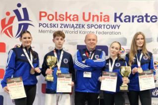 Ogromny sukces średzkich karateków na Mistrzostwach Polski – grad medali!