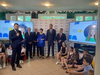 Minister cyfryzacji w średzkiej „trójce” ogłosił konkurs dla szkół