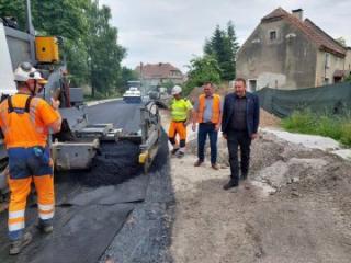 Kolejny etap budowy drogi w Pichorowicach