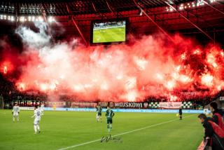 “W tym często zbyt poprawnym politycznie świecie kibice to ludzie z charakterem”. Rozmowa z Pawłem Lipnickim, fotografem sportowym i działaczem społecznym