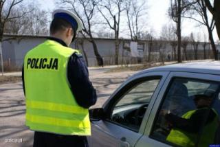 Jechali z prędkością ponad 100 km/h w obszarze zabudowanym