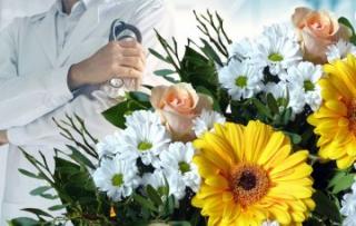 Wszystkim pracownikom służby zdrowia życzenia składa Leszek Maciejewski