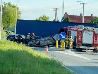 Zderzenie Toyoty z Volkswagenem w Środzie Śląskiej – 4 osoby trafiły do szpitala