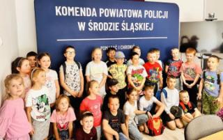 Uczniowie z Ciechowa odwiedzili średzką komendę policji