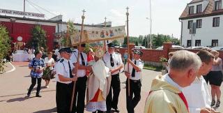 PROCESJA BOŻEGO CIAŁA ULICAMI MIĘKINI