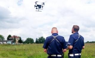 Kolejne policyjne działania z dronem na terenie gminy Kostomłoty [wideo]