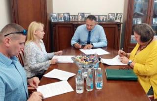 Podpisano umowę na przebudowę drogi Ujazd Górny – Pichorowice