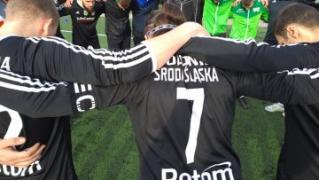 Polonia rozbija AKS Strzegom!