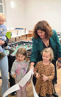 Meble, sprzęt i przestrzeń dla mieszkańców – zakończono doposażenie świetlicy w Łowęcicach Fot. Gmina Miękinia