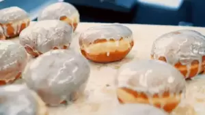 Pczkownia_Teaser_Otwarcie.00_00_18_22.Still009