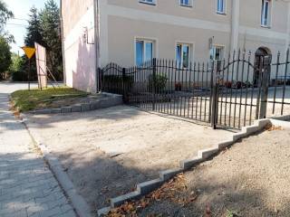 Fot. Lokatorzy budynku przy ulicy Malczyckiej 28 w Środzie Śląskiej