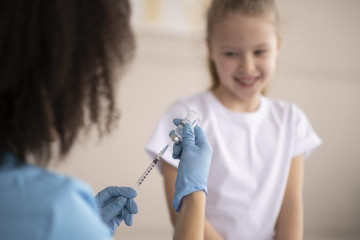 Szczepienia przeciwko wirusowi HPV są skutecznym i bezpiecznym sposobem zapobiegania wywoływanym przez zakażenie chorobom / fot. ilustracyjne - freepik.com