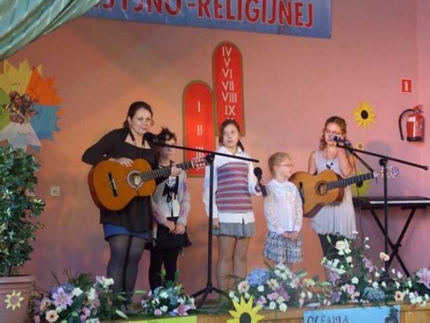 Zaproszenie do udziału w Festiwalu Piosenki Patriotyczno-Religijnej w SP Udanin