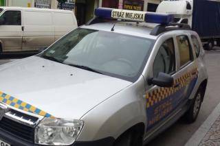 Młodzież używa wulgarnych słów i &quot;bawi się&quot; petardami (raport straży miejskiej)