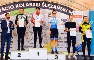 Inauguracja sezonu kolarskiego w Sobótce. Średzianki na podium!