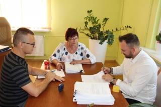 Podpisano umowę na budowę żłobka w Kostomłotach