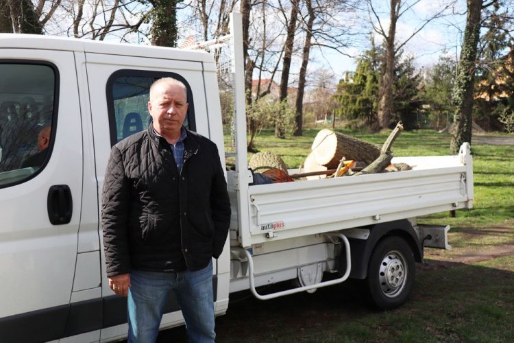 Marian Sujecki, koordynator działu zieleni w spółce OSiR w Środzie Śląskiej