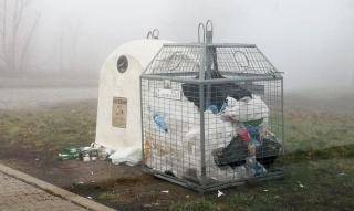 Mieszkańcy: Nie wywożą śmieci, to za co płacimy?