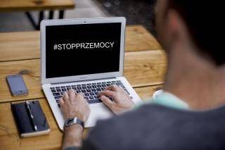 Zatrzymani za groźby w internecie