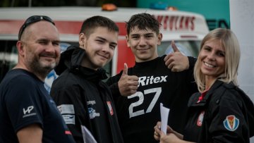 15-letni Igor Tycel z Malczyc (trzeci od lewej) Mistrzem Polski w jeździe na skuterach wodnych / fot. PZMWiNW - Polski Związek Motorowodny i Narciarstwa Wodnego [FB]