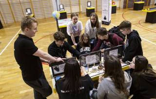 Wystawa „O matmo!” została zaprojektowana i zrealizowana przez interdyscyplinarny zespół specjalistów z Centrum Nauki Kopernik / fot. mpr