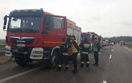 Spadło koło zapasowe i uderzyło w nadjeżdżający samochód