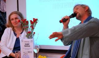 Wieczór poezji Joanny Masełek w Bibliotece Publicznej w Środzie Śląskiej / fot. Wiktor Kalita