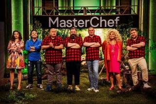 Mariusz Komenda trzeci od prawej / fot. MasterChef