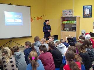 Policjanci spotkali się z uczniami z Ciechowa i Rakoszyc