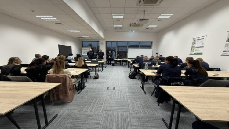 Szkolenie dla pracowników GOPS i dzielnicowych z zakresu procedury Niebieskiej Karty