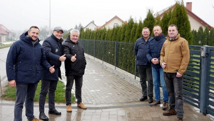 Powiat Średzki: Raport z budowy chodników!